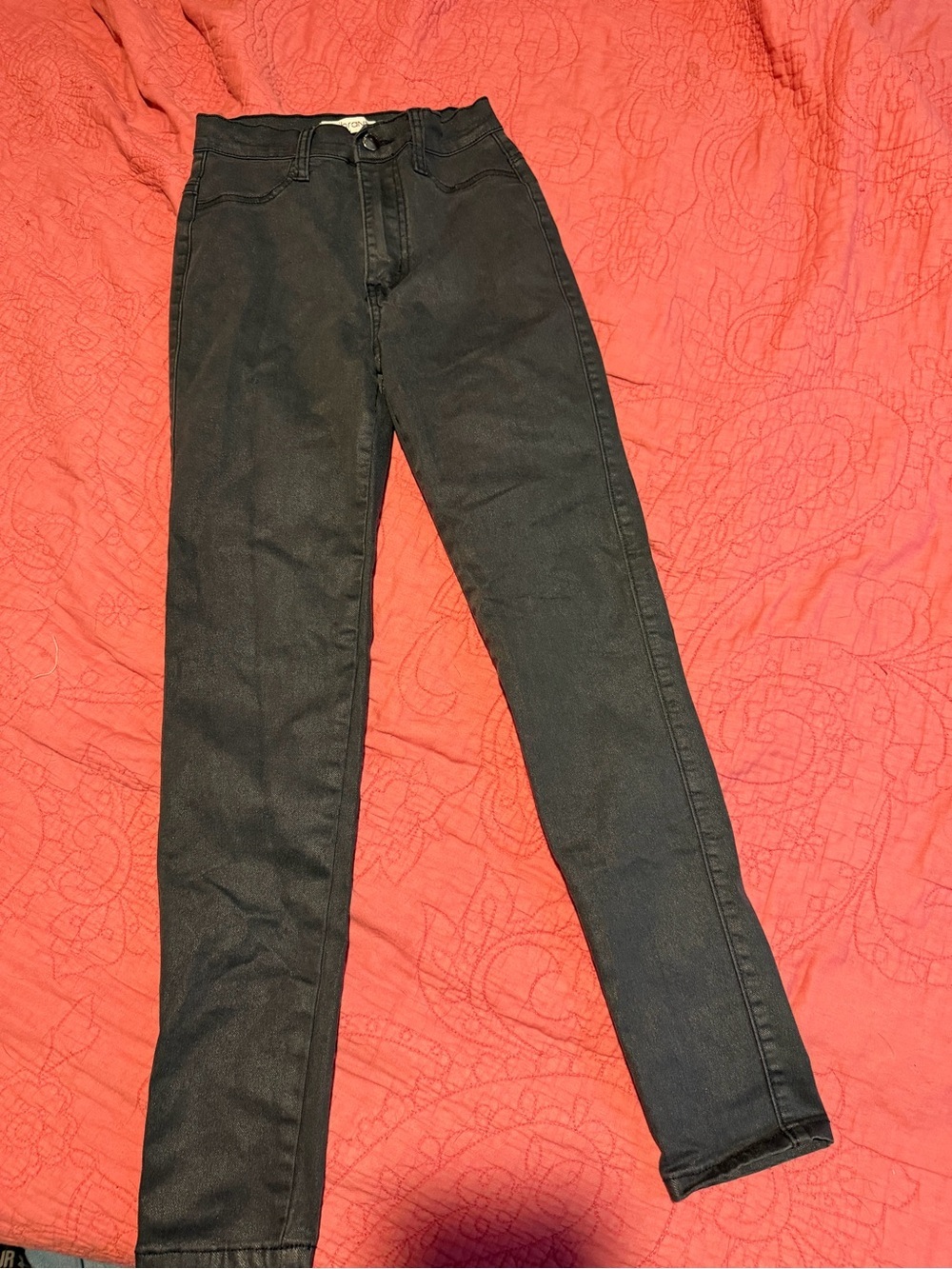 Vibrant Black Skinny Women's Jeans
